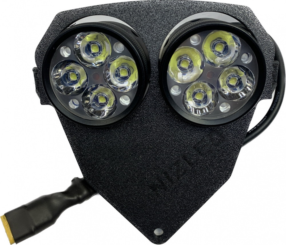 Lampfäste med två kallvita LED-lampor för NIZLED.