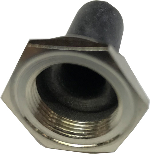 En metallkåpa med gängad insida, avsedd för skydd av strömbrytare.