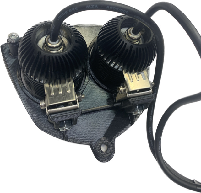 Lampfäste med två LED-lampor, designat för GASGAS 2021-2023.