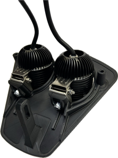 Lampfäste med två NIZLED R40DRL, designat för GASGAS 2024.