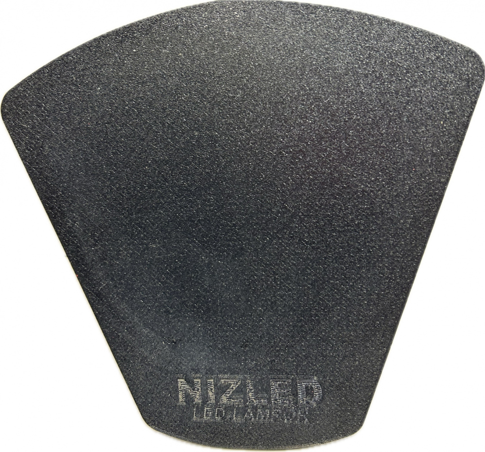 Skyddsplåt i svart för lamphus, formad och designad för GASGAS 2024.