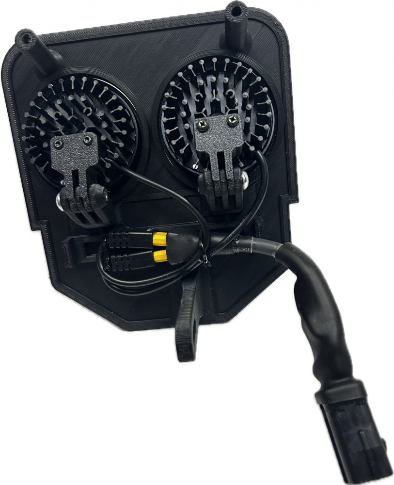 Dubbelfäste med två lampor, anslutningar och kabel för Husqvarna 2024.