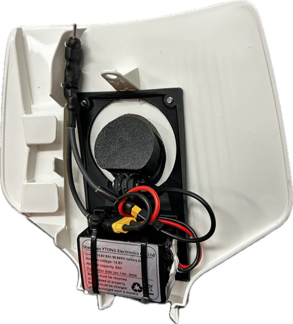 Lampkåpa E40 med varmvit LED och lithium-batteri i vit design.