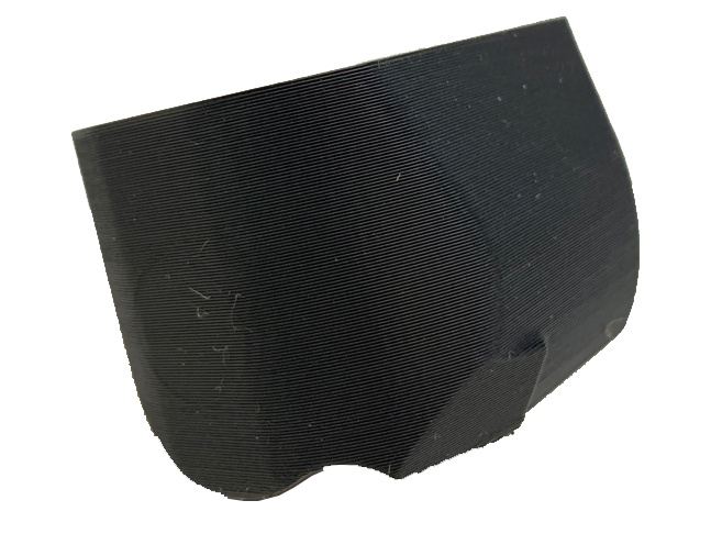 Svart 3D-printat svingskydd för KTM Trax xplor 7746.