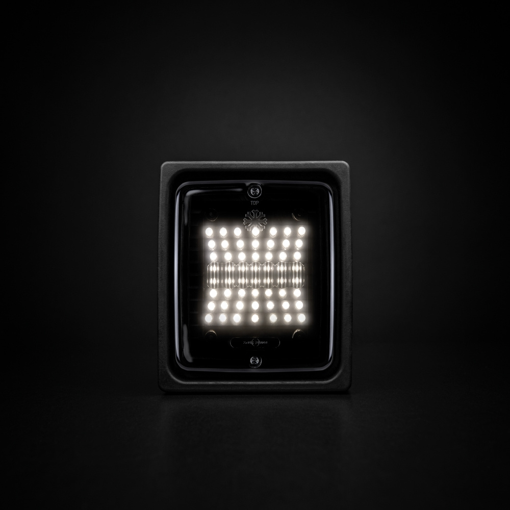 Strands Dark Knight Square Ize LED,Backljus