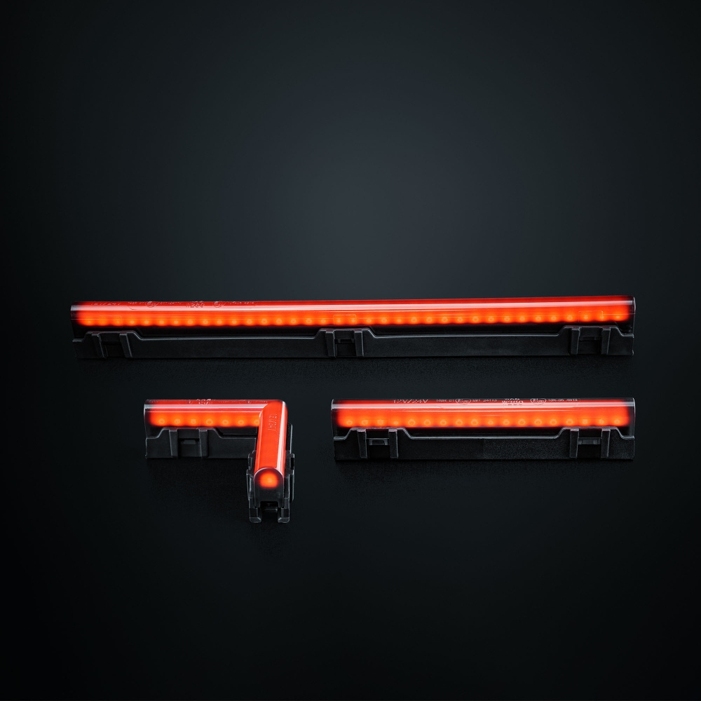 Strands Freedom Dark Line Rött Positionsljus