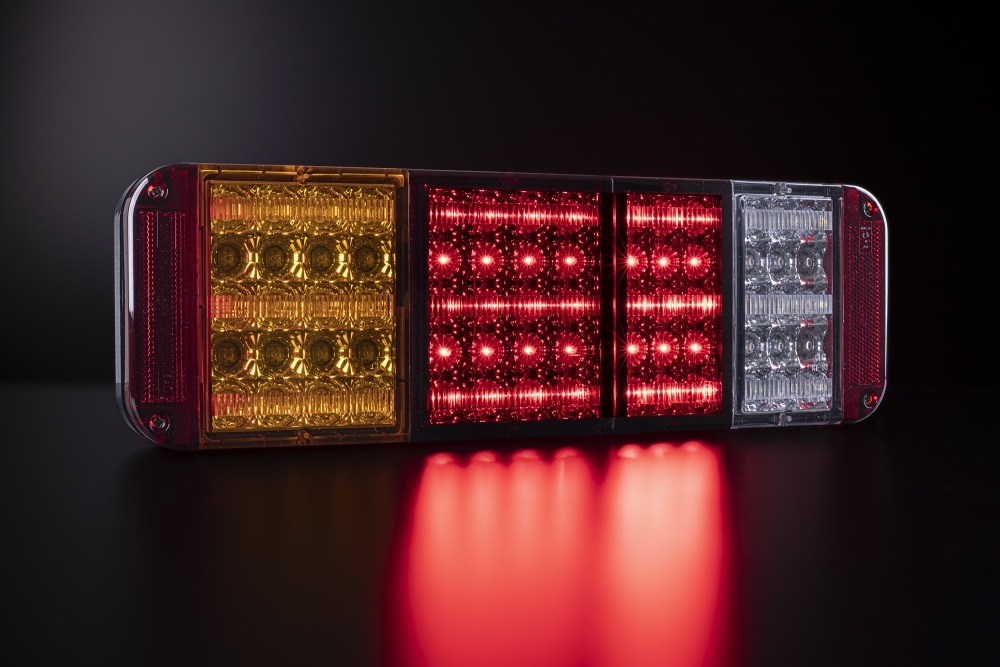 Strands Bakljus 70LED 5 Funktions 24V,Bak/Broms/Blinkers/Back/Dim