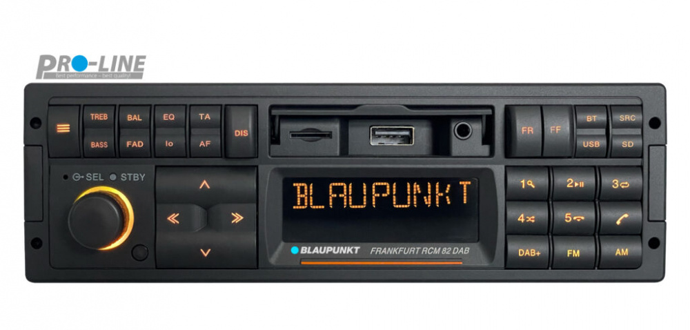 Retro bilstereo med Bluetooth och DAB, knappar och display.