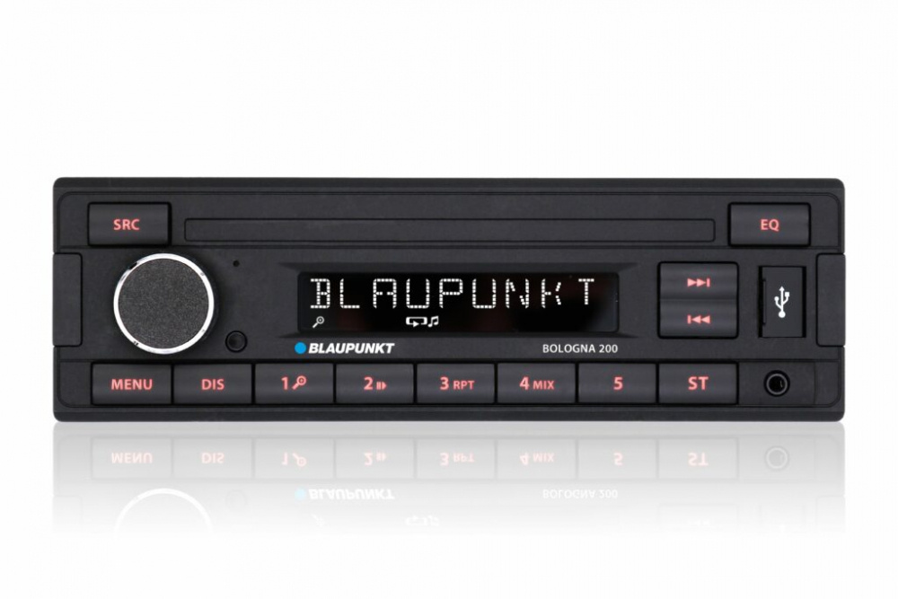 En retro bilstereo med USB, knappar och en skärm med Blaupunkt-logotyp.