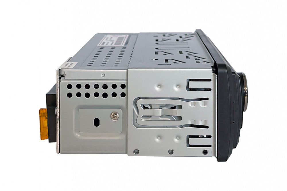 Bilden visar en bilstereo med Bluetooth-funktion och metallisk ram.