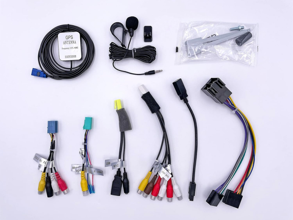 Bilden visar tillbehör och kablar för Blaupunkt Copenhagen 700 DAB NAV CAR.