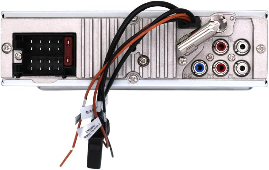 En bakre vy av en stereo med anslutningar och kablar.