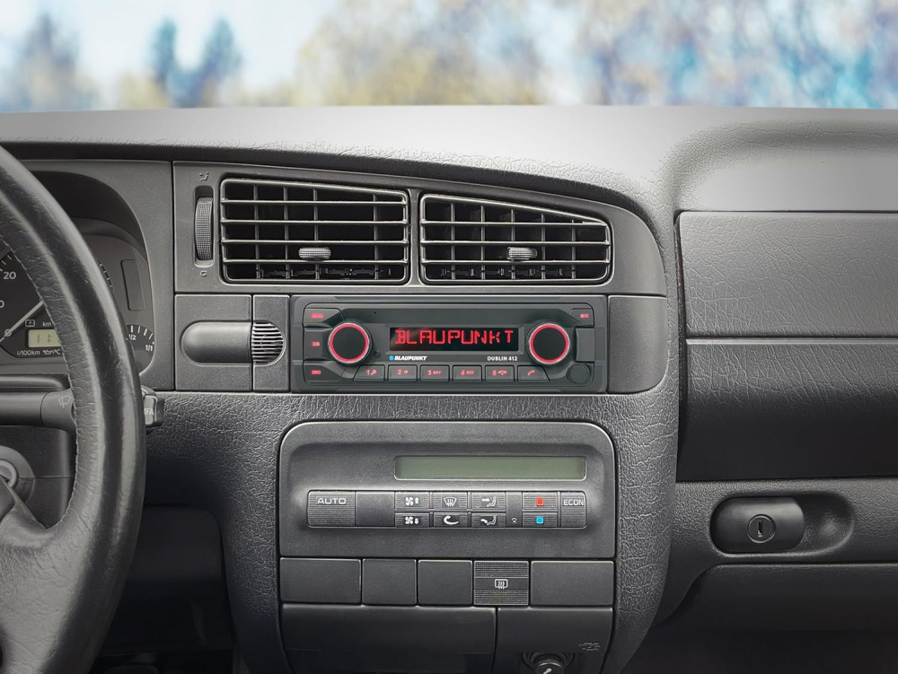 Blaupunkt Dublin 412, tålig stereo med Bluetooth och 3 par lågnivå