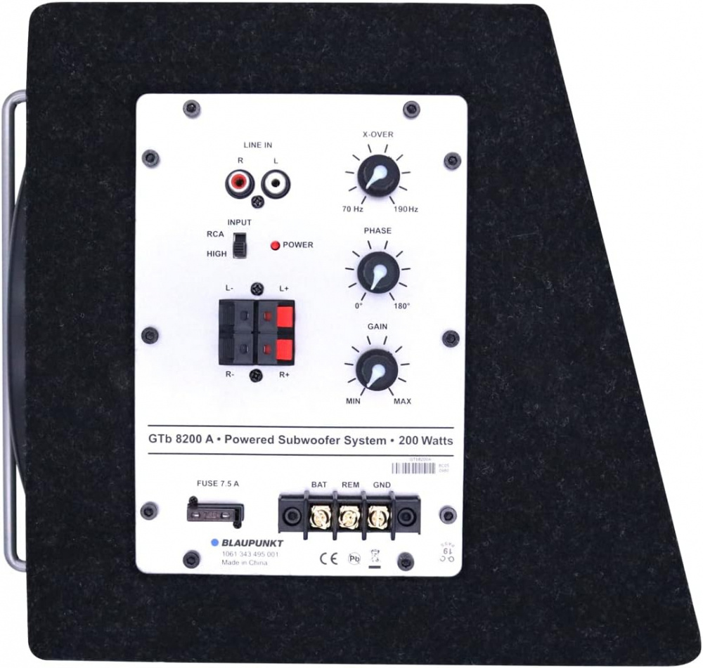 En svart aktiv baslåda med kontroller och anslutningar på baksidan.