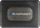 Blaupunkt GTw 190 A 12 Volt, aktiv 5x8 tums undersätesbas En svart aktiv subwoofer med nätgaller och Blaupunkt-logotyp.
