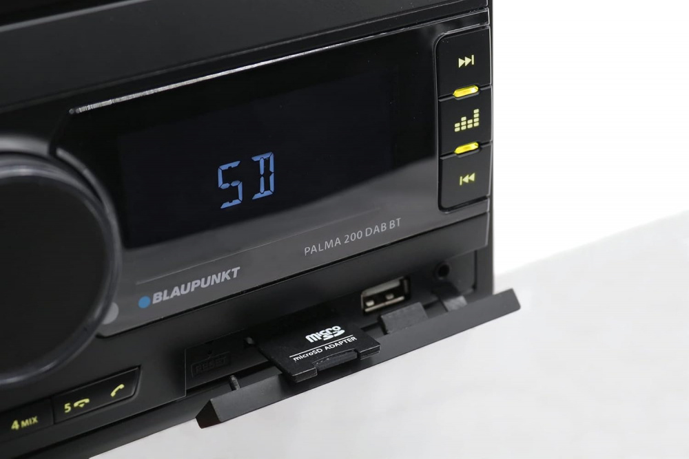 Blaupunkt Palma 200 DAB BT, dubbel-DIN med Bluetooth, returexemplar