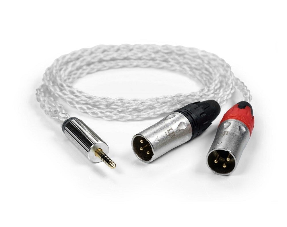 Kabel med 4.4mm-XLR och 4.4-XLR kontakter, 1 meter lång.