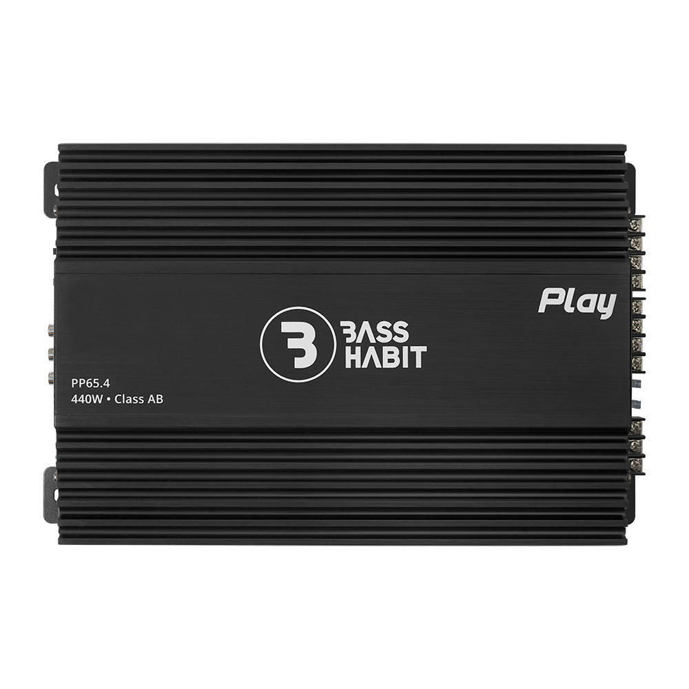 Fyrkanaligt slutsteg med en effekt på 440W, kompakta mått och aluminiumkonstruktion.