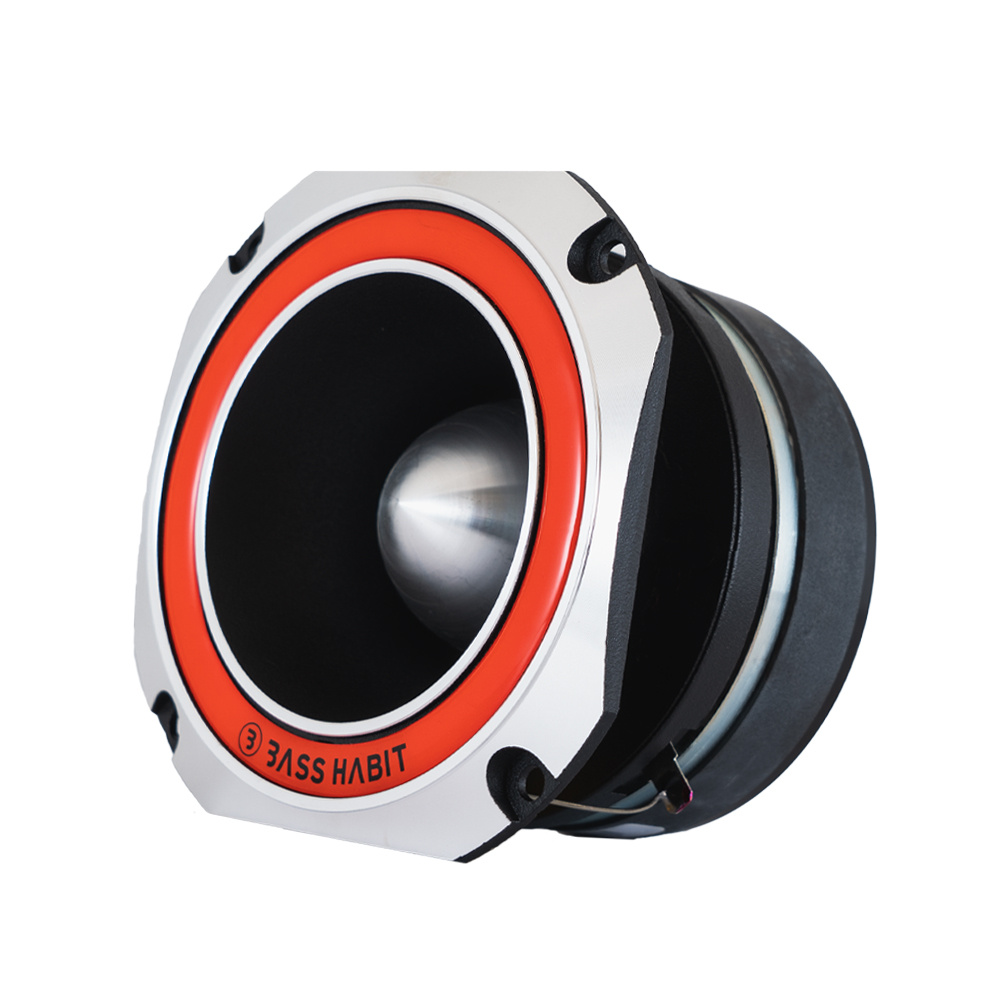 En diskant med en röd och silverfärgad ram, designad för hög ljudkvalitet.