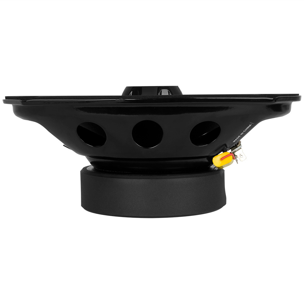 Ko axial högtalare med en svart, rund design och flera ventilationshål.