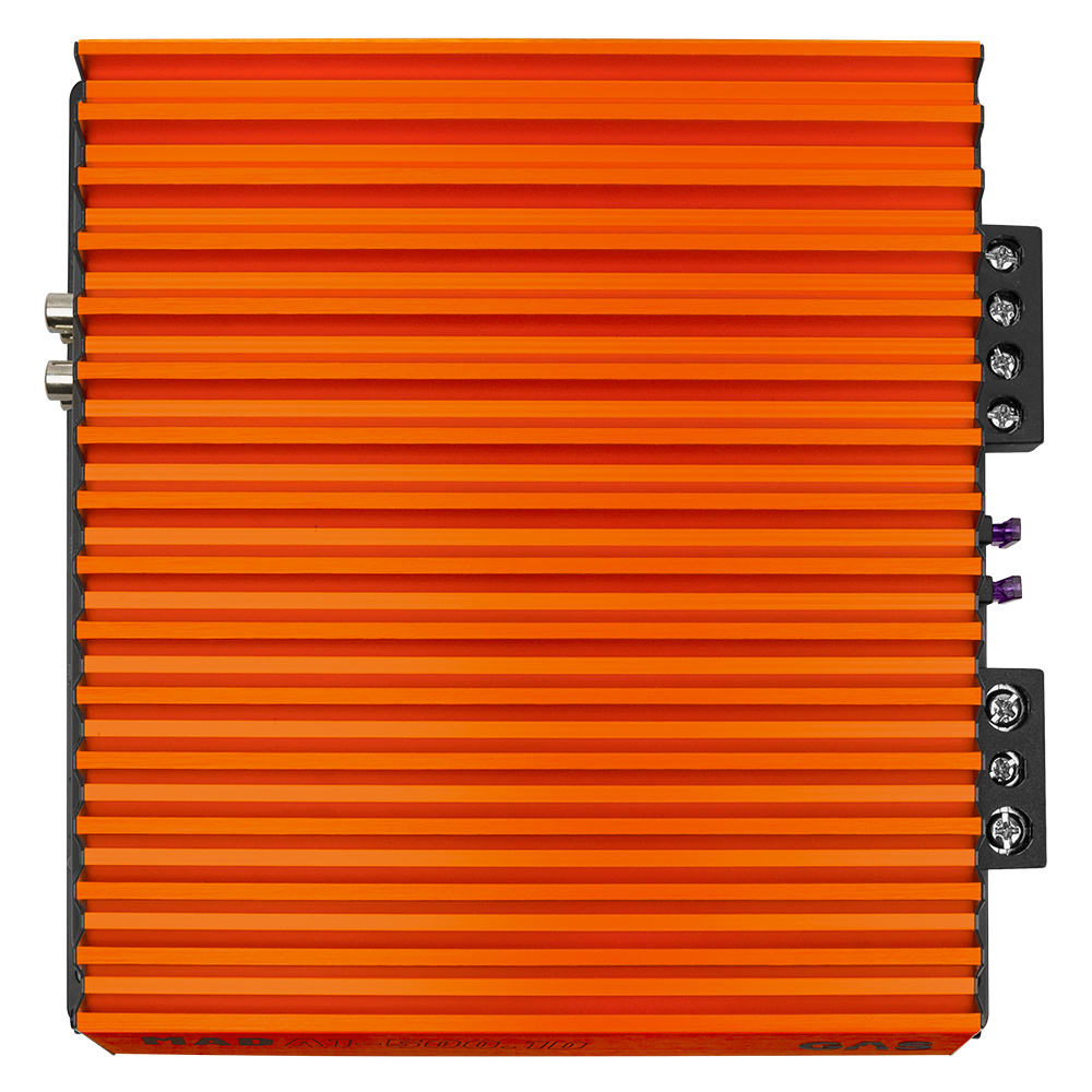 Orange monoblock förstärkare med kylflänsar och anslutningar.