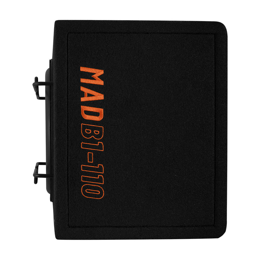 Svart baslåda med märkning \