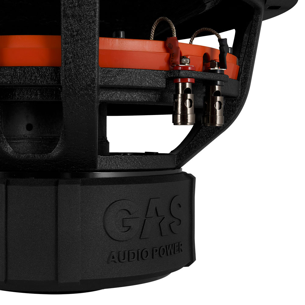 Bas-element med orange detaljer och anslutningar för ljudutrustning.