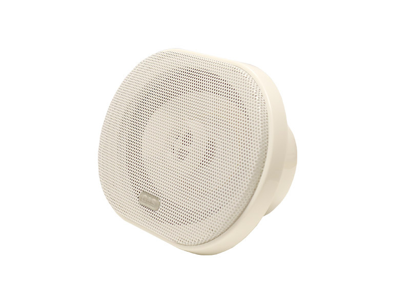 Marinhögtalare i vit plast, rund design och galler, avsedd för 6x9 tum installation.