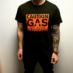 Svart T-shirt med orange text \