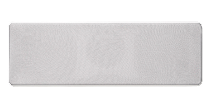 En vit centerhögtalare med slät design och minimalistisk stil.