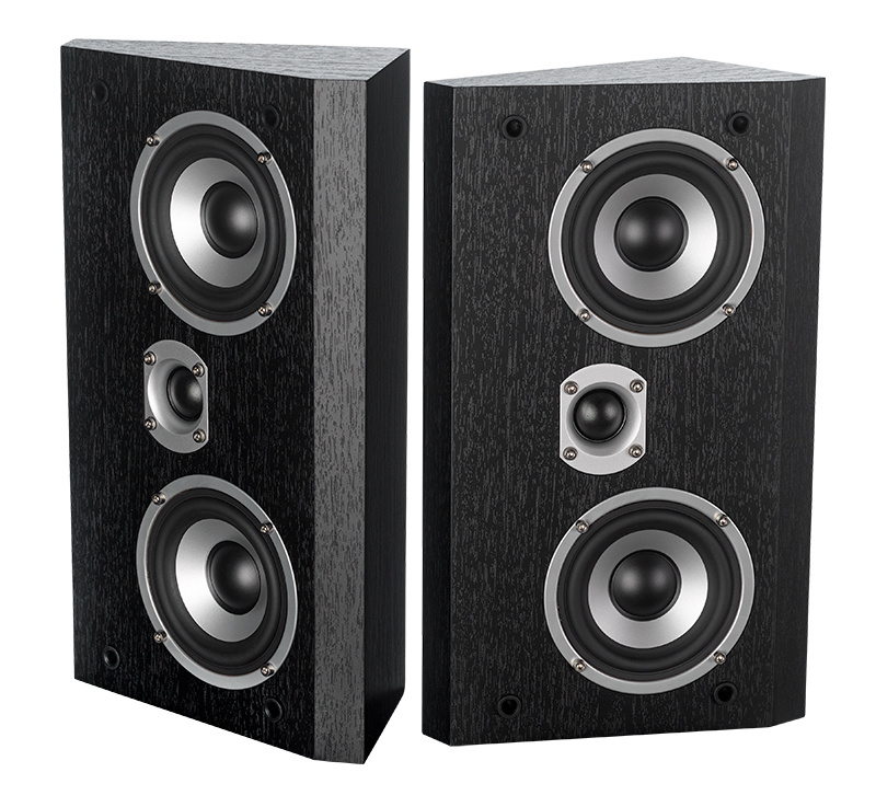 Vägghögtalare med två woofers och en diskant i svart ask.