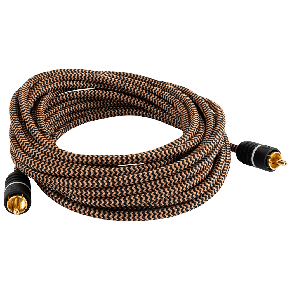 Svart och brunt mönstrad subwooferkabel, 6 meter lång med guldpläterade kontakter.