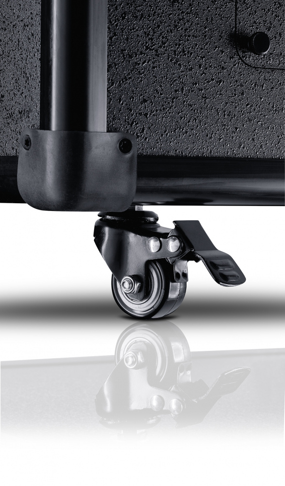 En hållbar hjulaxel med en bromsfunktion för transport av produkten.