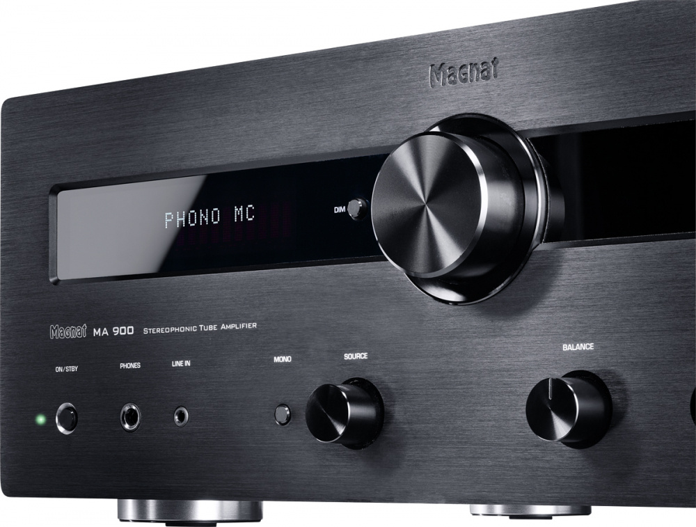 Stereoförstärkare med Bluetooth, DAC, RIAA, svart design och justerbara kontroller.