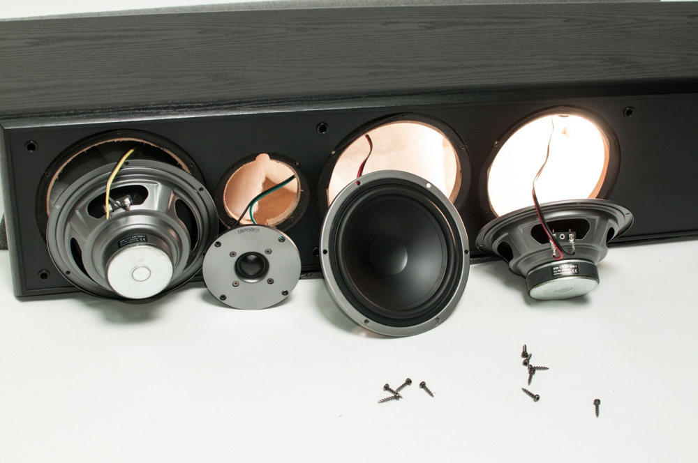 Magnat Monitor Supreme 1002 golvhögtalare, svart par