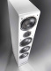 MAGNAT SHADOW 209, VIT MED PIANOLACKAD FRONT MAGNAT SHADOW 209, VIT MED PIANOLACKAD FRONT