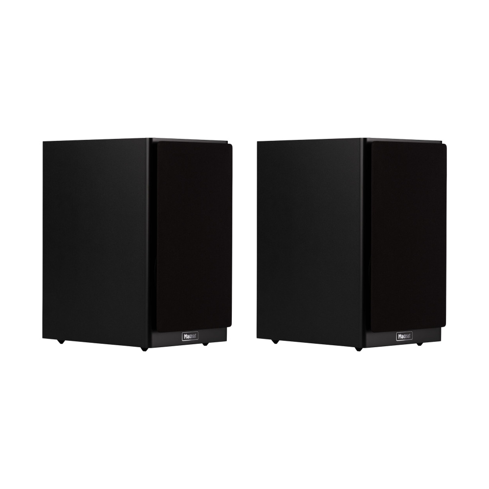 Två mattsvarta stativhögtalare med en elegant och stilren design.