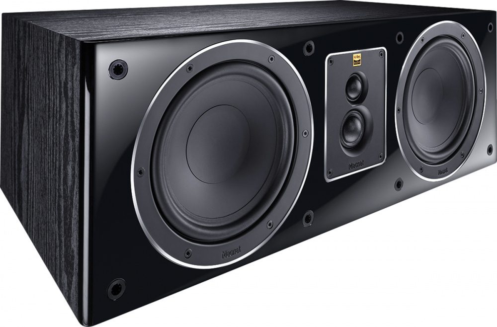 En svart högtalare med två stora basar och en diskant.