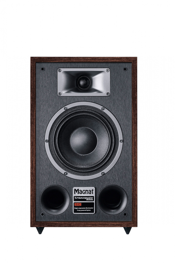 Aktiv högtalare med retrodesign, träfinish och två högtalarelement.