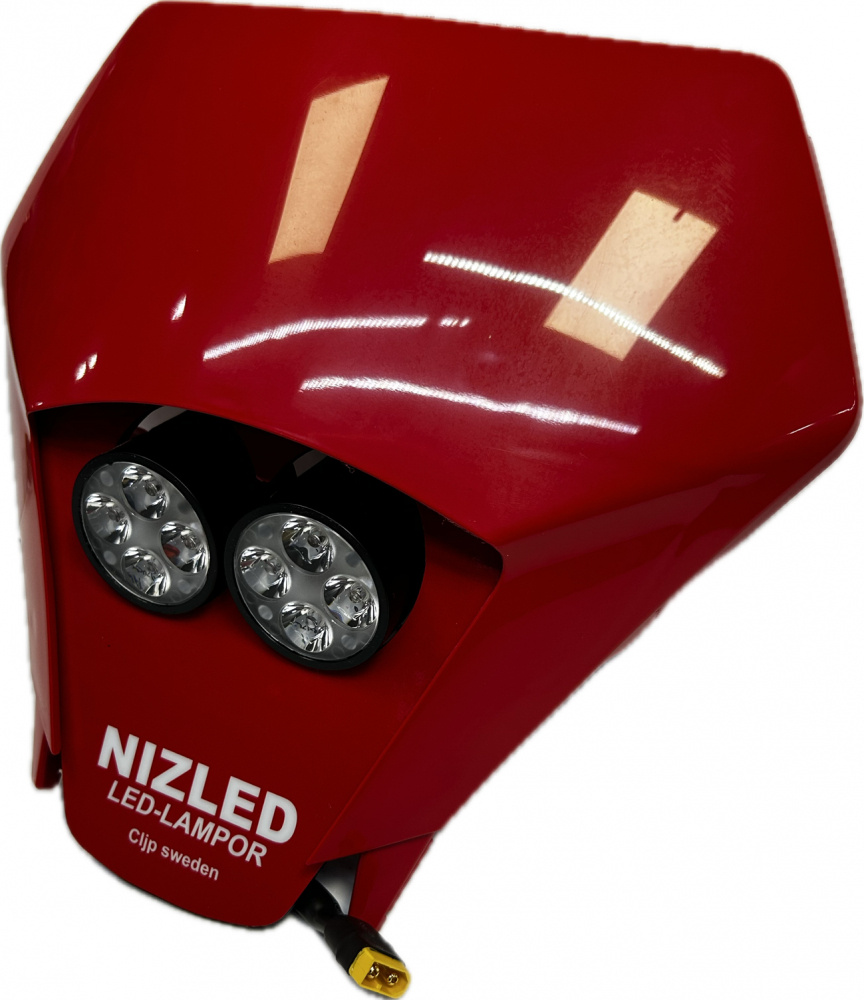 Lampkåpa i röd färg med två LED-lampor, designad för GASGAS motorcyklar.