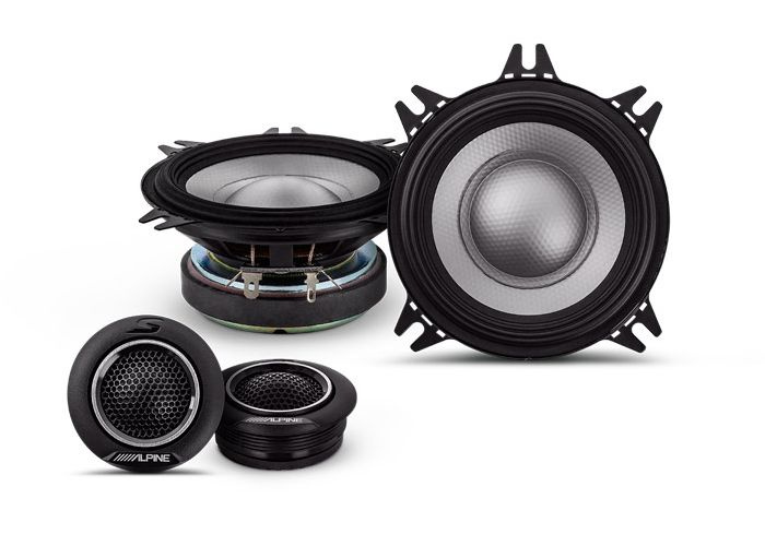 Högtalarpaket med två stora och två små element för Volvo 240. Modern design.