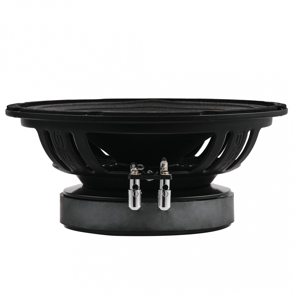 Högtalare i enhet för bilinstallation, kraftfull och robust design.