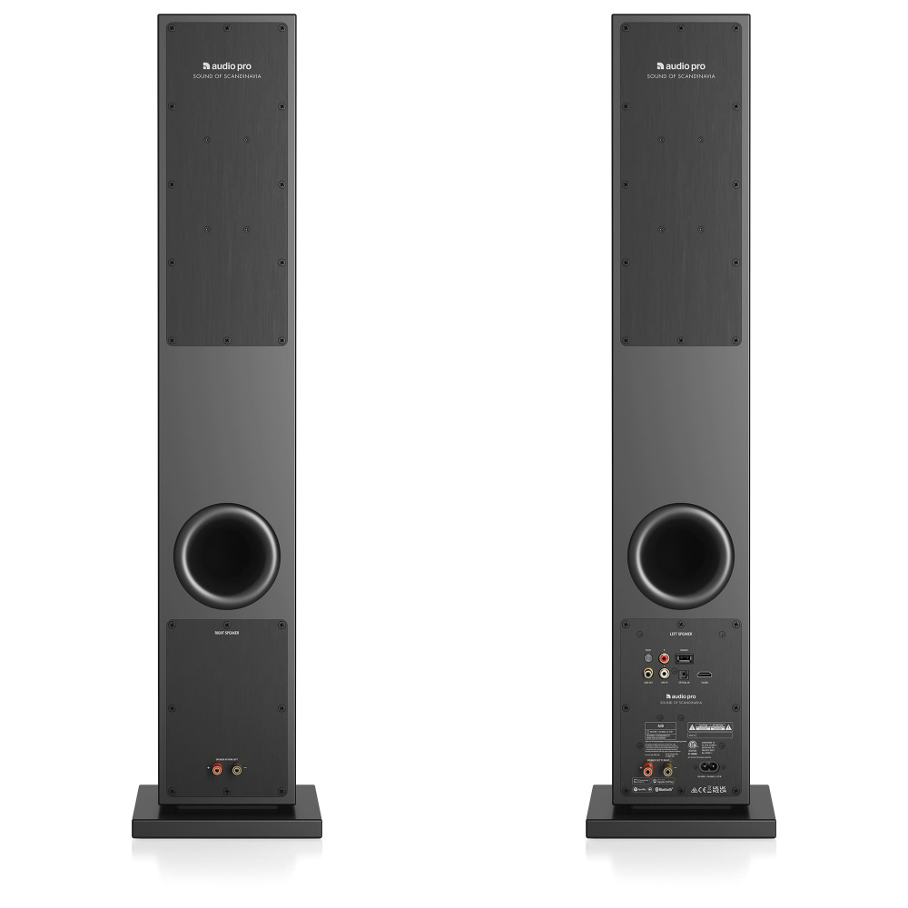 Högtalarpaket med smal design och en subwoofer, svart finish.