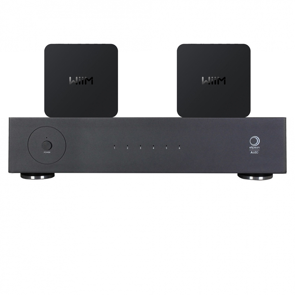 En svart ljudenhet med två WiiM Pro, minimalistisk design och knappar framtill.