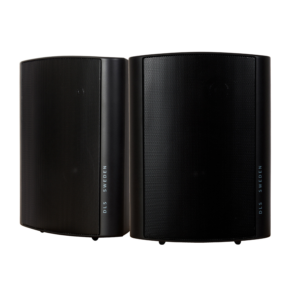 Svarta DLS MB6i-högtalare, designade för inomhus- och utomhusbruk.