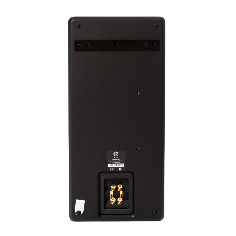 Väggmonterad högtalare med anslutningar på baksidan, svart ovansida.