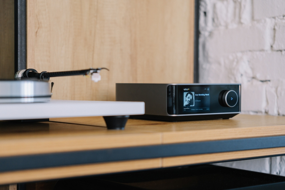 Wiim Amp Ultra med Dynavoice Challenger M-105 EX v4 i svart, 2.0 stereopaket