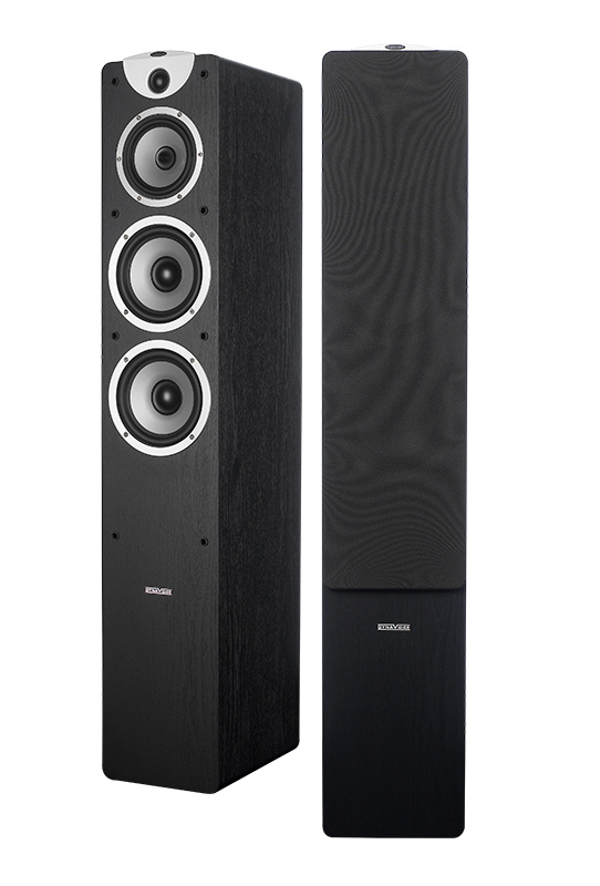 Svarta högtalare med tre bas-element och en subwoofer. Elegant design för ljudsystem.