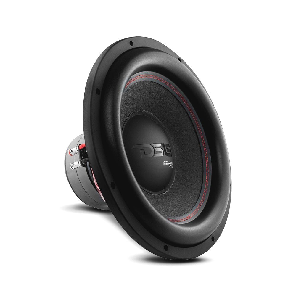 15-tums baselement med svart ytfinish och röd detaljering.