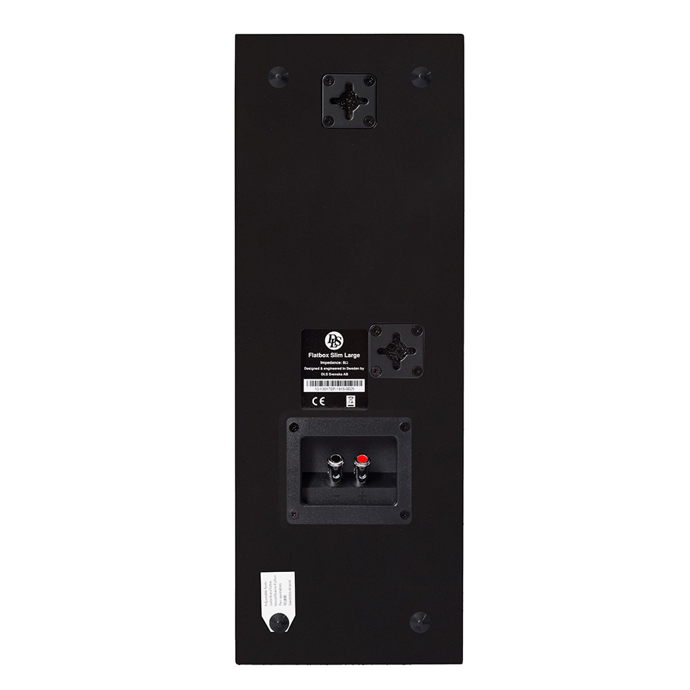 Svart vägghögtalare med anslutningsportar och fäste på baksidan.